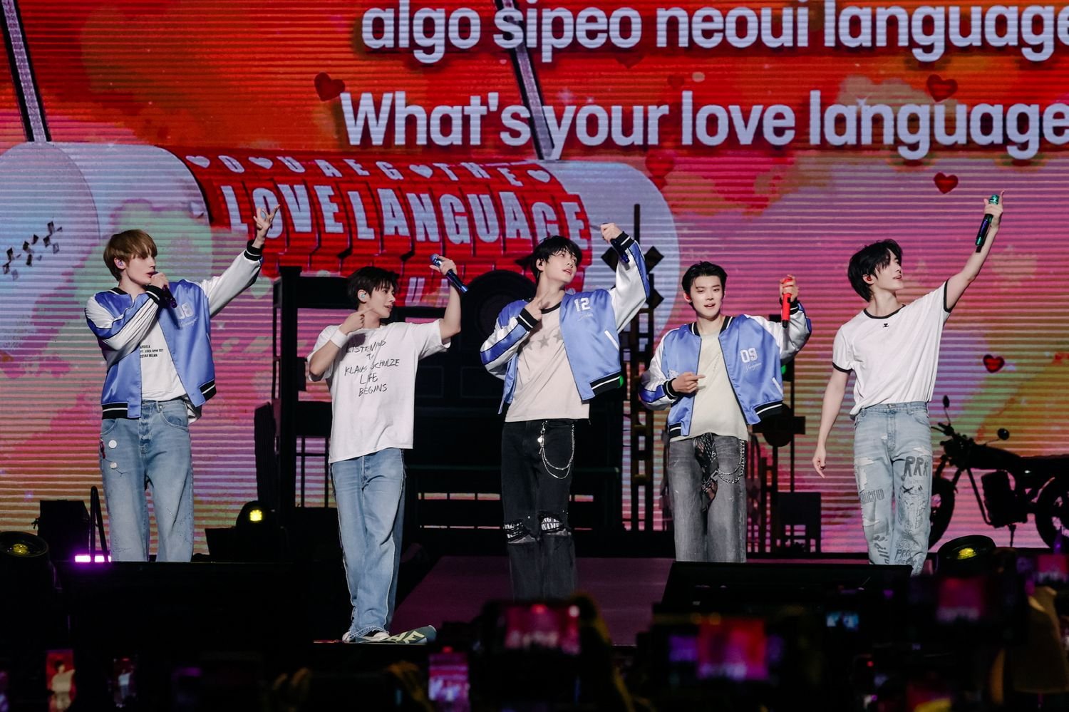 グローバルに活躍する韓国の5人組 TOMORROW X TOGETHER マカオを